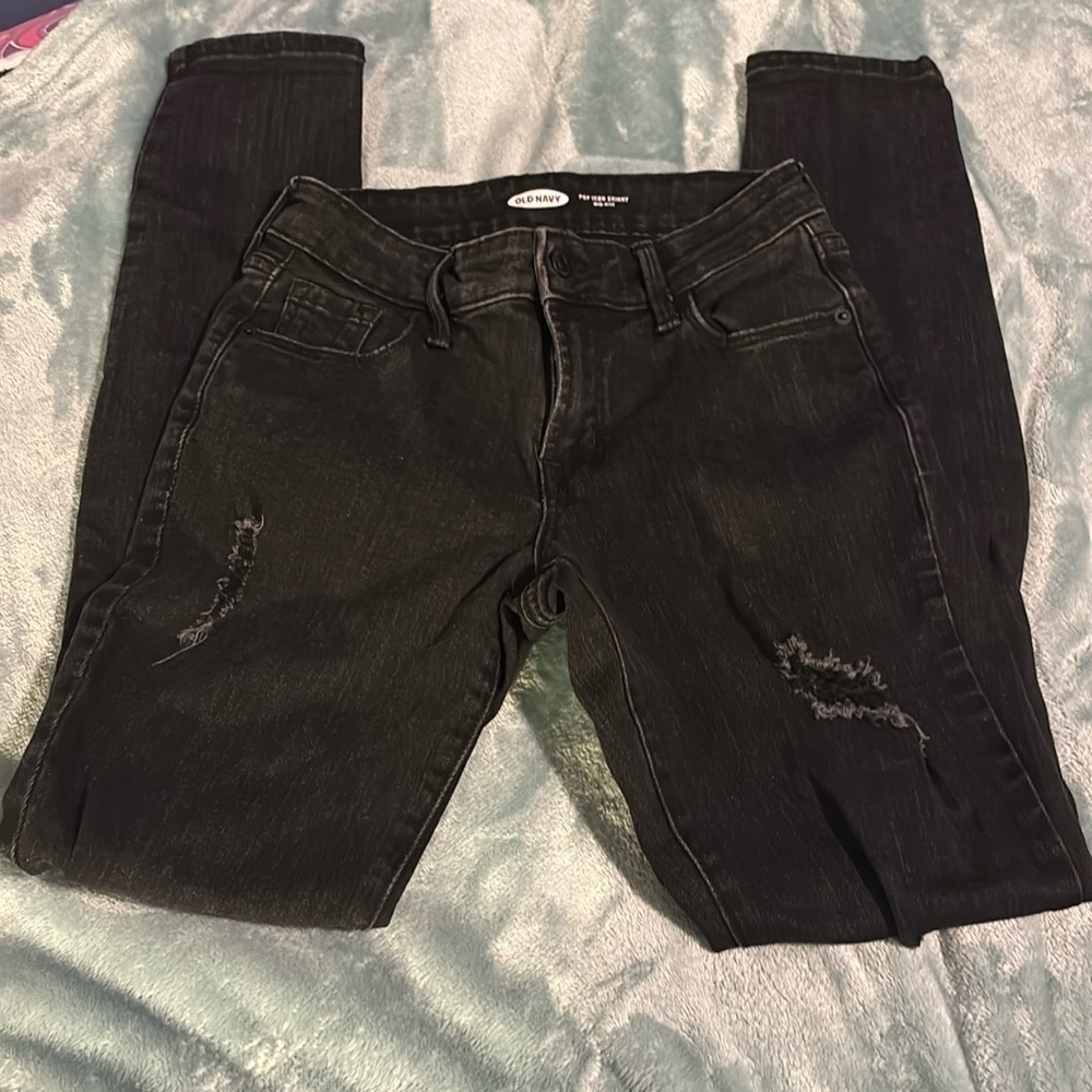 Old Navy Pop Icon Skinny mid rise black jeans with holes. Size 0